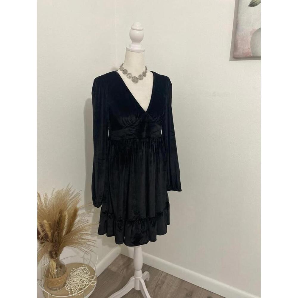 Black Velvet Dress w Long Sleeves -Small-New (0024)